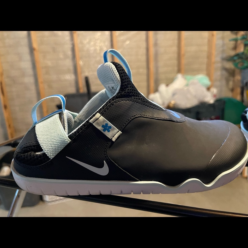 Nike air zoom pulse shoes “for Healthcare Workers”